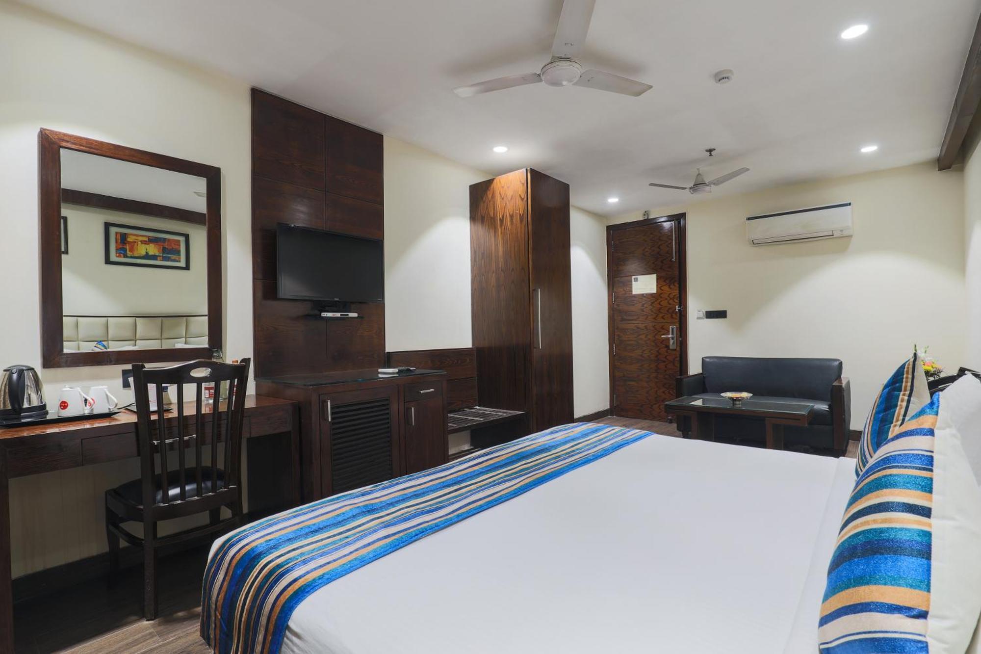 Hotel Bluestone - Nehru Place New Delhi Bagian luar foto